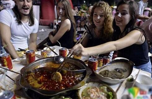 火鍋當(dāng)選國民美食，“她經(jīng)濟”成重頭戲|餐飲界