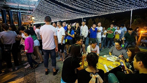 夜宵越火 城市越活？中國夜宵經(jīng)濟大比拼|餐飲界